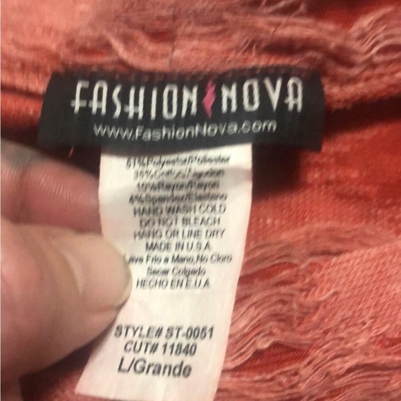 Fashion Nova distressed sweatsuit - Picture 4 of 8